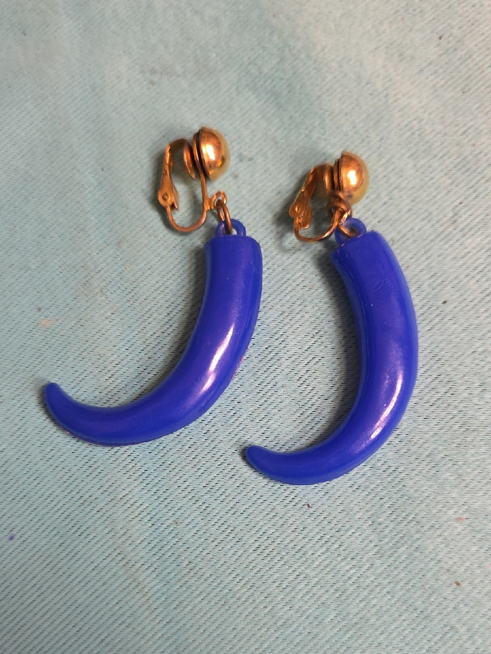 Gold-Clip Royal Blue Crescent Dangle Earrings